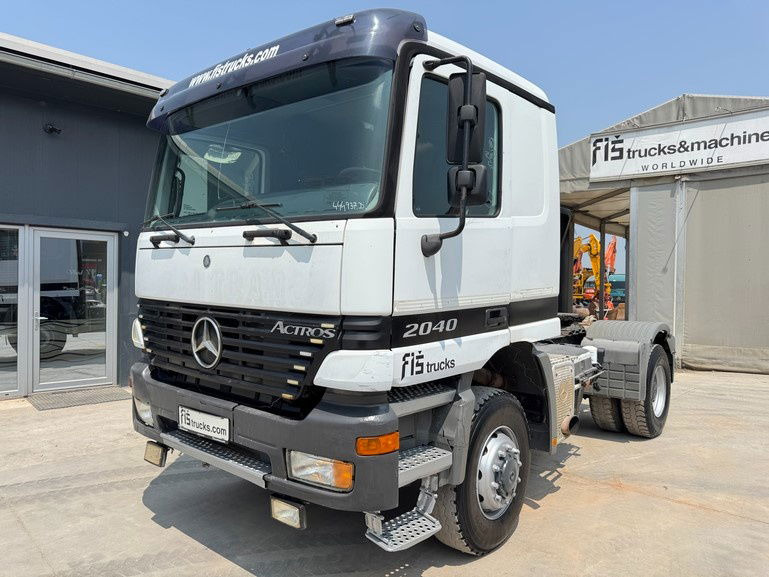 Mercedes-Benz Actros 2040 AS 4x4 tractor unit - tipp. hydr. - Vilcējs: foto 1 Mercedes-Benz Actros 2040 AS 4x4 tractor unit - tipp. hydr. - Vilcējs: foto 1