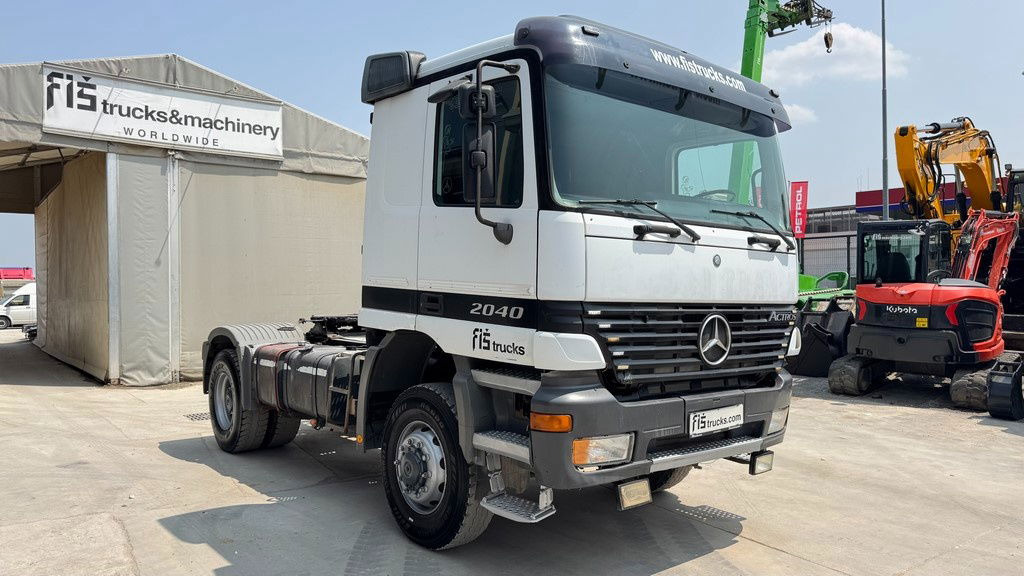 Mercedes-Benz Actros 2040 AS 4x4 tractor unit - tipp. hydr. - Vilcējs: foto 3 Mercedes-Benz Actros 2040 AS 4x4 tractor unit - tipp. hydr. - Vilcējs: foto 3