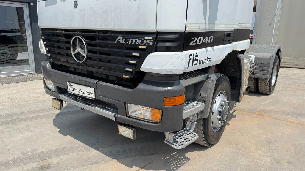Mercedes-Benz Actros 2040 AS 4x4 tractor unit - tipp. hydr. - Vilcējs: foto 2 Mercedes-Benz Actros 2040 AS 4x4 tractor unit - tipp. hydr. - Vilcējs: foto 2