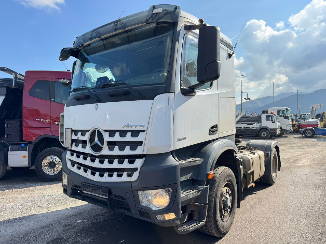 Mercedes-Benz Arocs 1851 LS HAD 4X4 - Euro 6 - retarder - tipper hydraulics - Vilcējs: foto 1 Mercedes-Benz Arocs 1851 LS HAD 4X4 - Euro 6 - retarder - tipper hydraulics - Vilcējs: foto 1