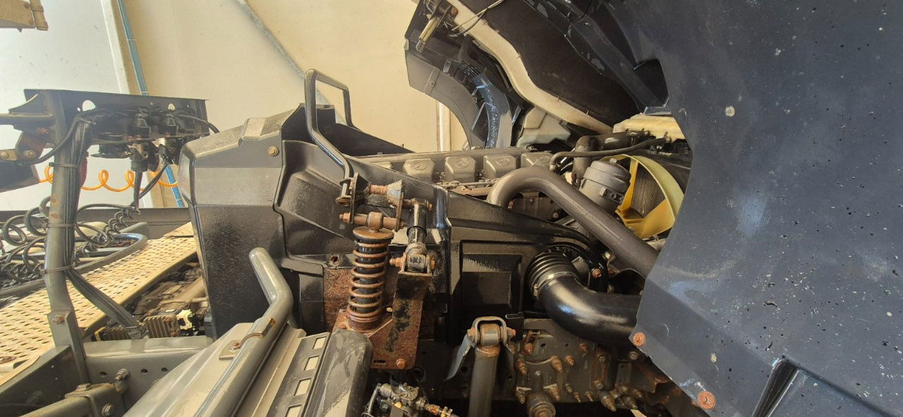 Vilcējs Mercedes-Benz Axor 1836 4x2 tipper hydraulics: foto 12