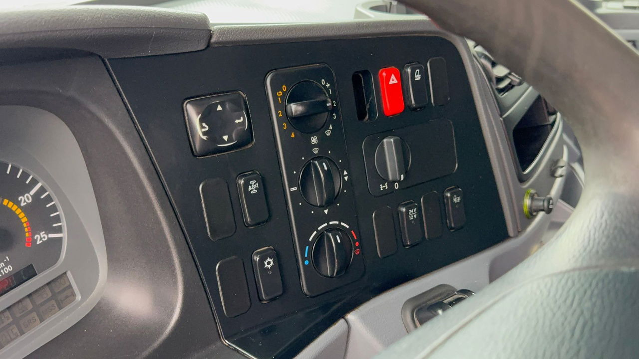 Vilcējs Mercedes-Benz Axor 1836 4x2 tipper hydraulics: foto 22