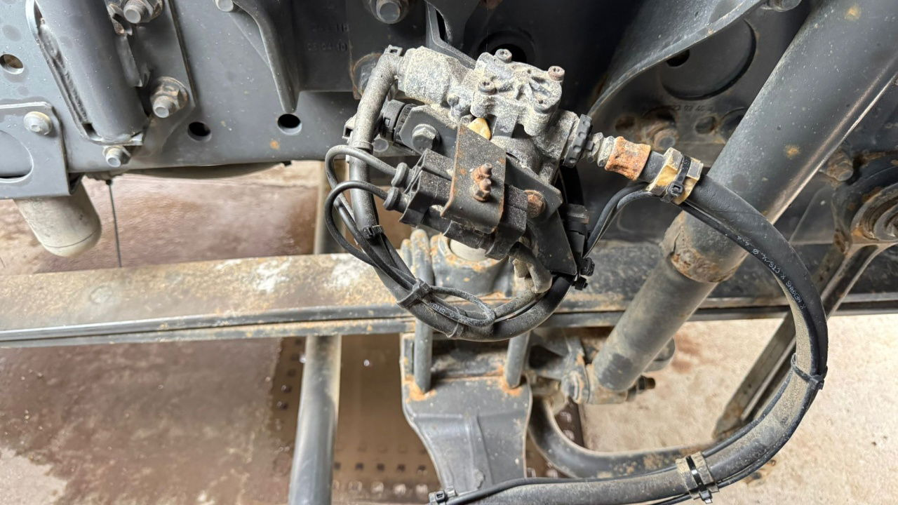 Vilcējs Mercedes-Benz Axor 1836 4x2 tipper hydraulics: foto 6