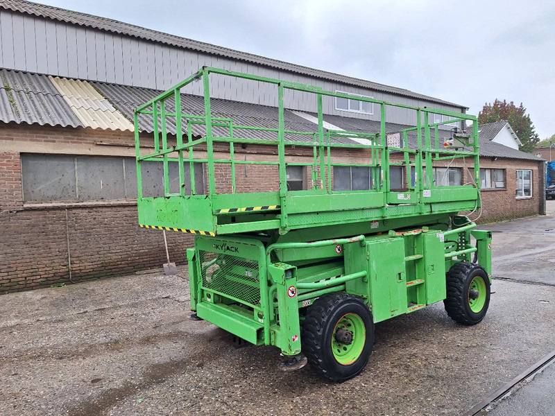 Skyjack SJ-8831 - Šķērveida pacēlājs: foto 4 Skyjack SJ-8831 - Šķērveida pacēlājs: foto 4