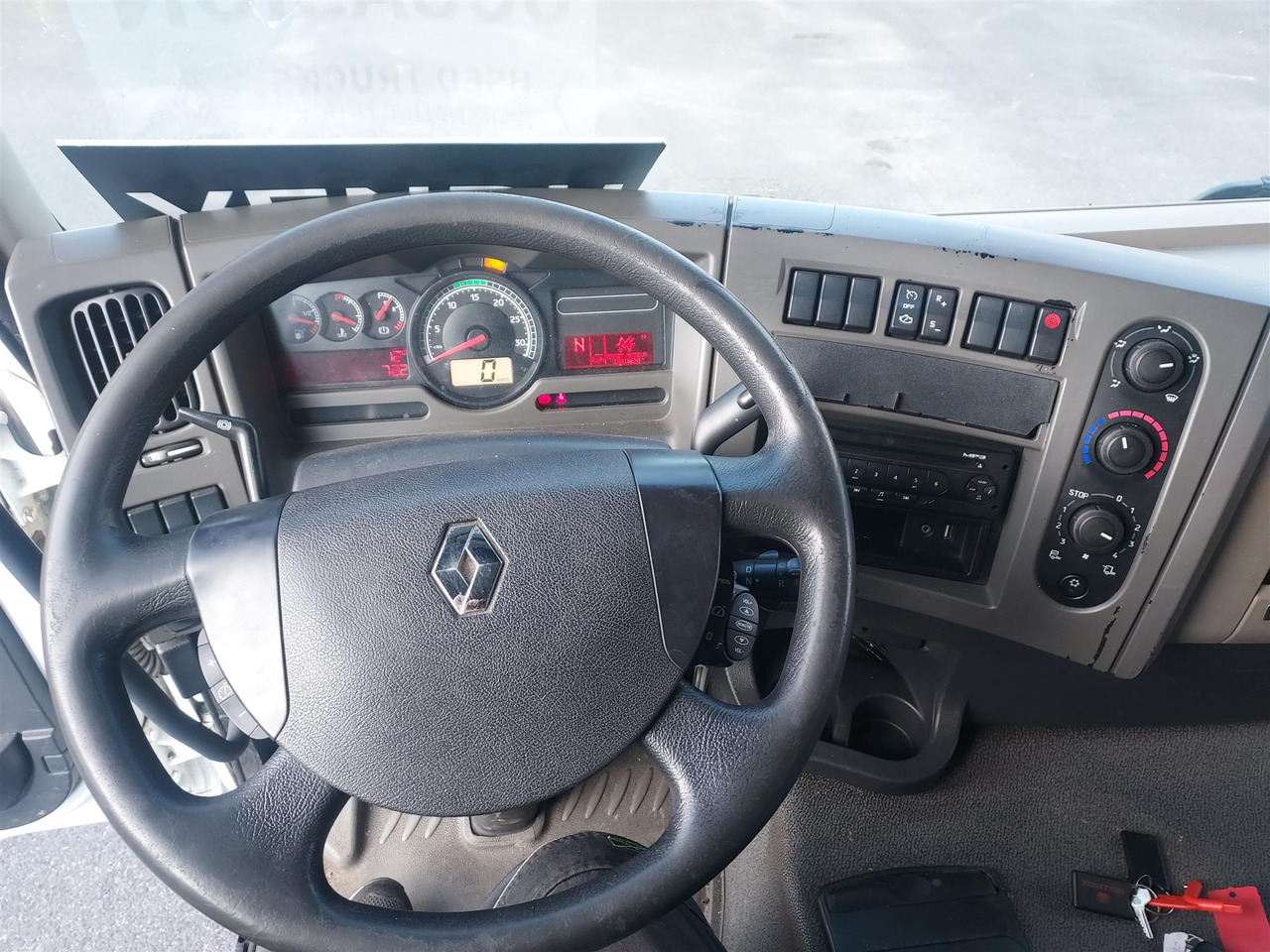 Kravas automašīna refrižerators RENAULT Premium 270: foto 6