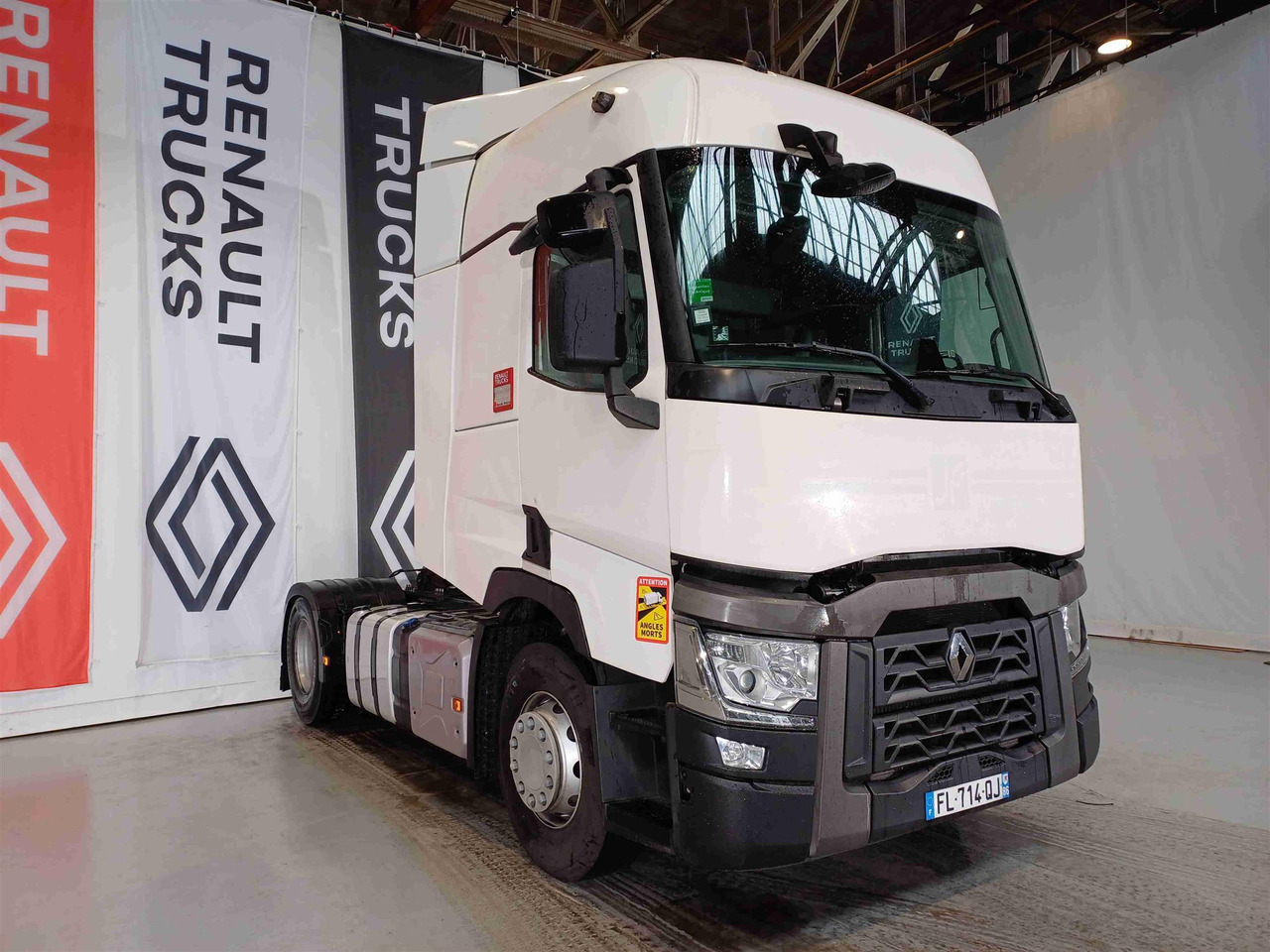 Vilcējs RENAULT T 460: foto 1