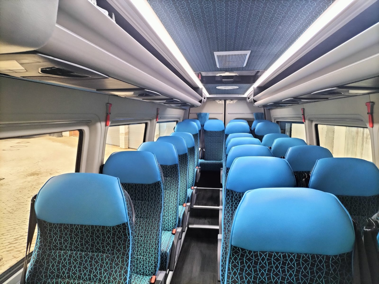 Mercedes Benz Sprinter 519cdi / Reisebus / ATOS 22+1+1 / Automatik / Telma / TV / Kühlschrank / USB - Mikroautobuss, Pasažieru furgons: foto 5 Mercedes Benz Sprinter 519cdi / Reisebus / ATOS 22+1+1 / Automatik / Telma / TV / Kühlschrank / USB - Mikroautobuss, Pasažieru furgons: foto 5