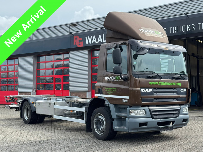 DAF CF65 220 - Šasija kravas automašīna: foto 1 DAF CF65 220 - Šasija kravas automašīna: foto 1