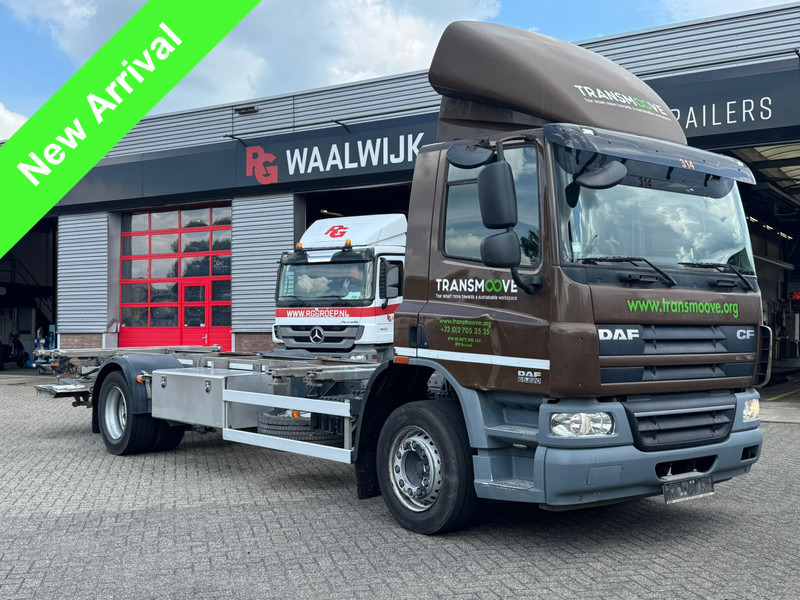 DAF CF65 220 - Šasija kravas automašīna: foto 1 DAF CF65 220 - Šasija kravas automašīna: foto 1