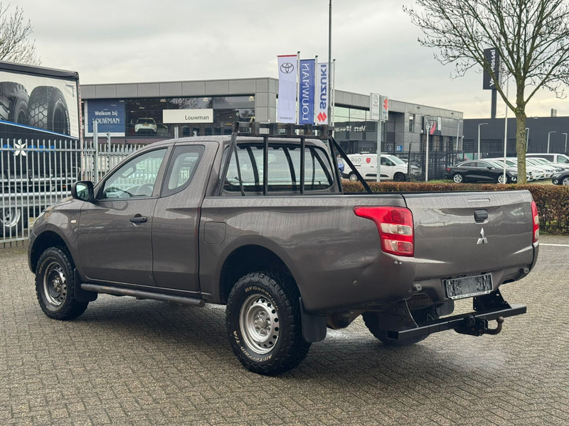 Mitsubishi L200 4*4 airco - Pikaps: foto 4 Mitsubishi L200 4*4 airco - Pikaps: foto 4