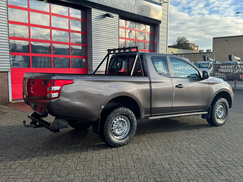 Mitsubishi L200 4*4 airco - Pikaps: foto 5 Mitsubishi L200 4*4 airco - Pikaps: foto 5