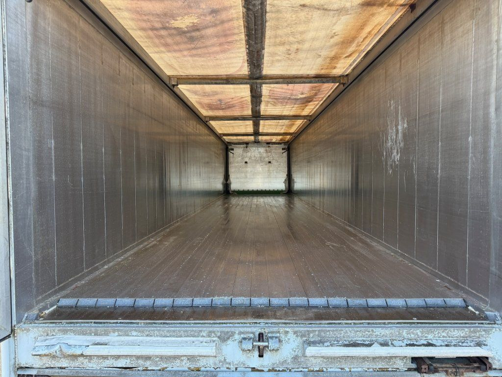 Puspiekabe kustīgās grīdas BODEX Walkingfloor: foto 16 Puspiekabe kustīgās grīdas BODEX Walkingfloor: foto 16