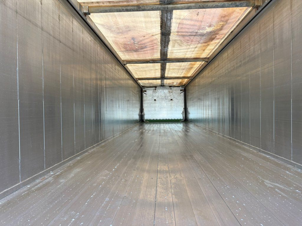 Puspiekabe kustīgās grīdas BODEX Walkingfloor: foto 18 Puspiekabe kustīgās grīdas BODEX Walkingfloor: foto 18