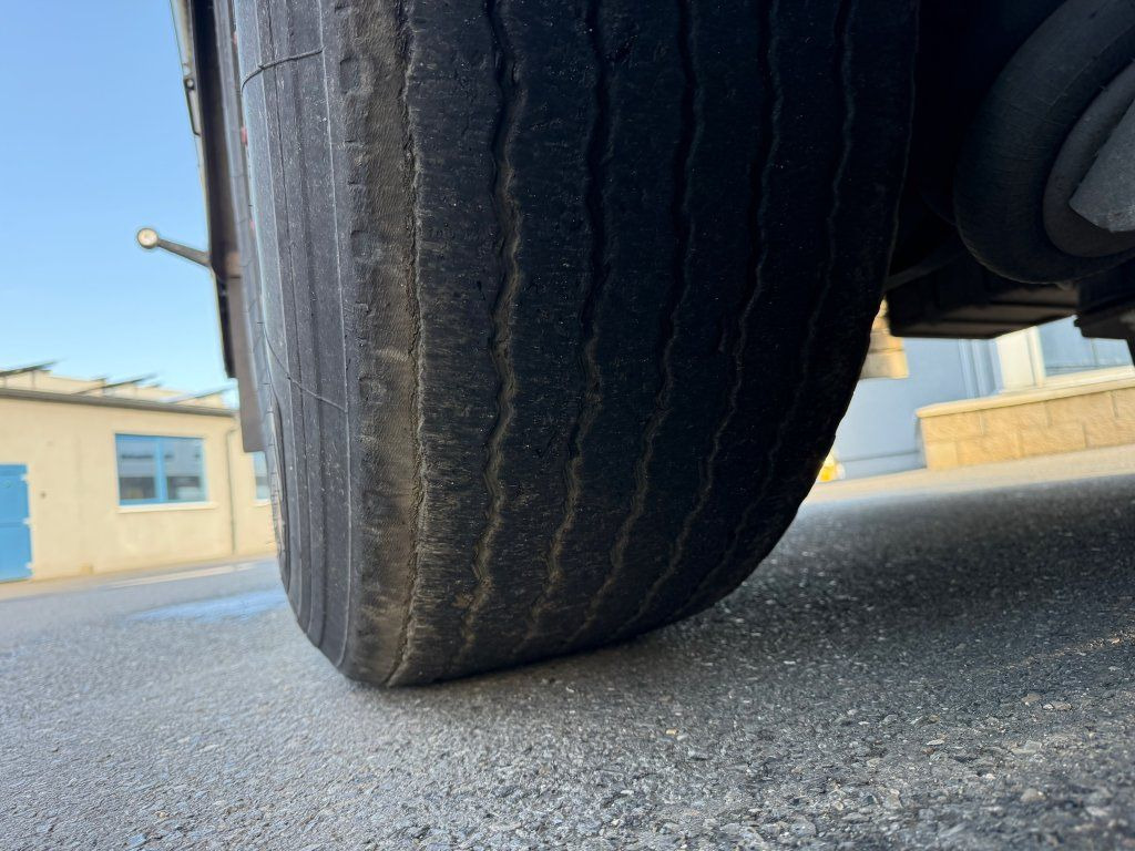 Puspiekabe kustīgās grīdas BODEX Walkingfloor: foto 13 Puspiekabe kustīgās grīdas BODEX Walkingfloor: foto 13