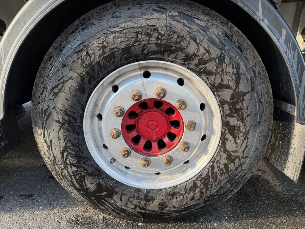 Puspiekabe kustīgās grīdas BODEX Walkingfloor: foto 12 Puspiekabe kustīgās grīdas BODEX Walkingfloor: foto 12