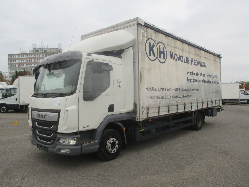 DAF LF 12.260 - Kravas automašīna ar tentu: foto 1 DAF LF 12.260 - Kravas automašīna ar tentu: foto 1