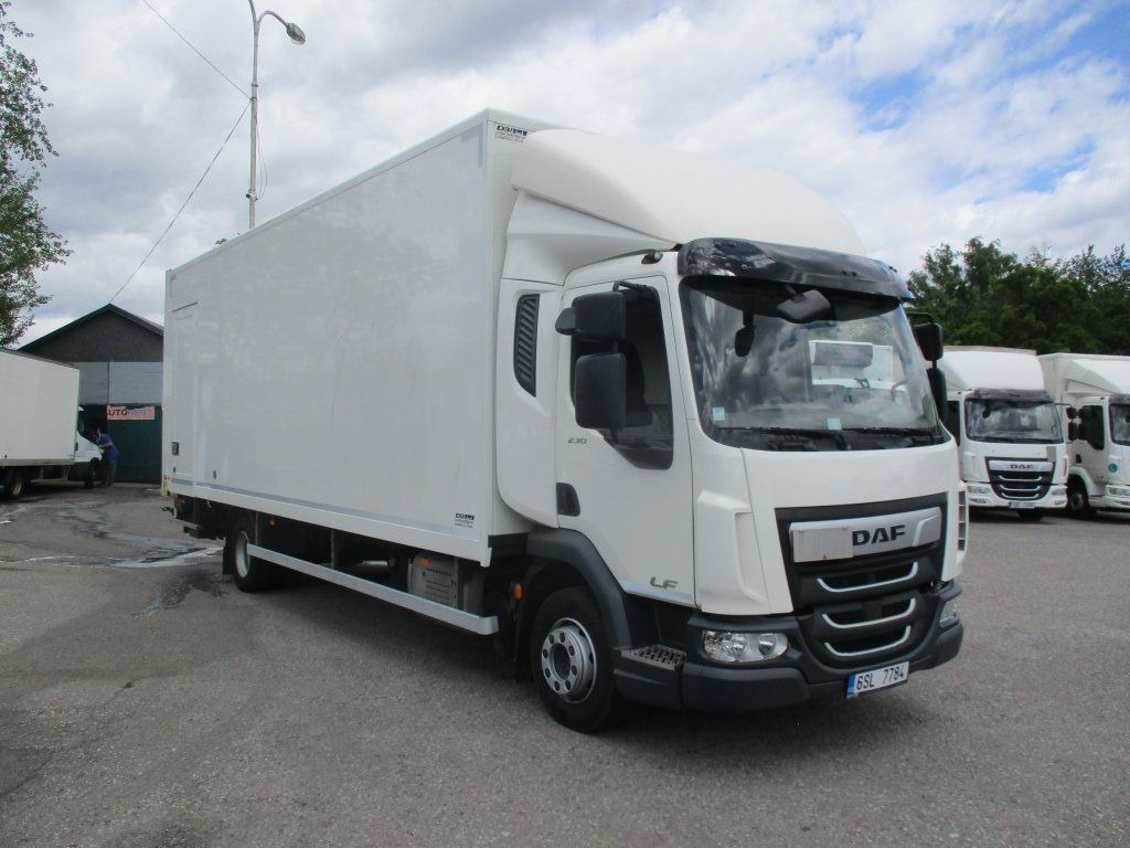 DAF LF 230 Dhollandia 2T - Kravas automašīna ar slēgto virsbūvi: foto 1 DAF LF 230 Dhollandia 2T - Kravas automašīna ar slēgto virsbūvi: foto 1