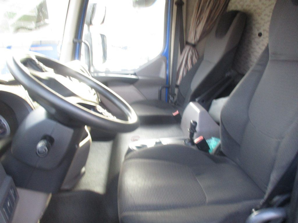 DAF LF 290 FA - Bortu kravas automašīna/ Platforma: foto 4 DAF LF 290 FA - Bortu kravas automašīna/ Platforma: foto 4
