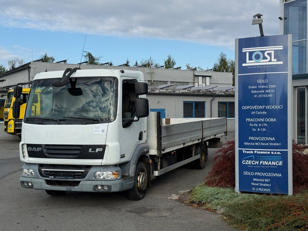 DAF LF45.220 EURO 5 - Bortu kravas automašīna/ Platforma: foto 1 DAF LF45.220 EURO 5 - Bortu kravas automašīna/ Platforma: foto 1