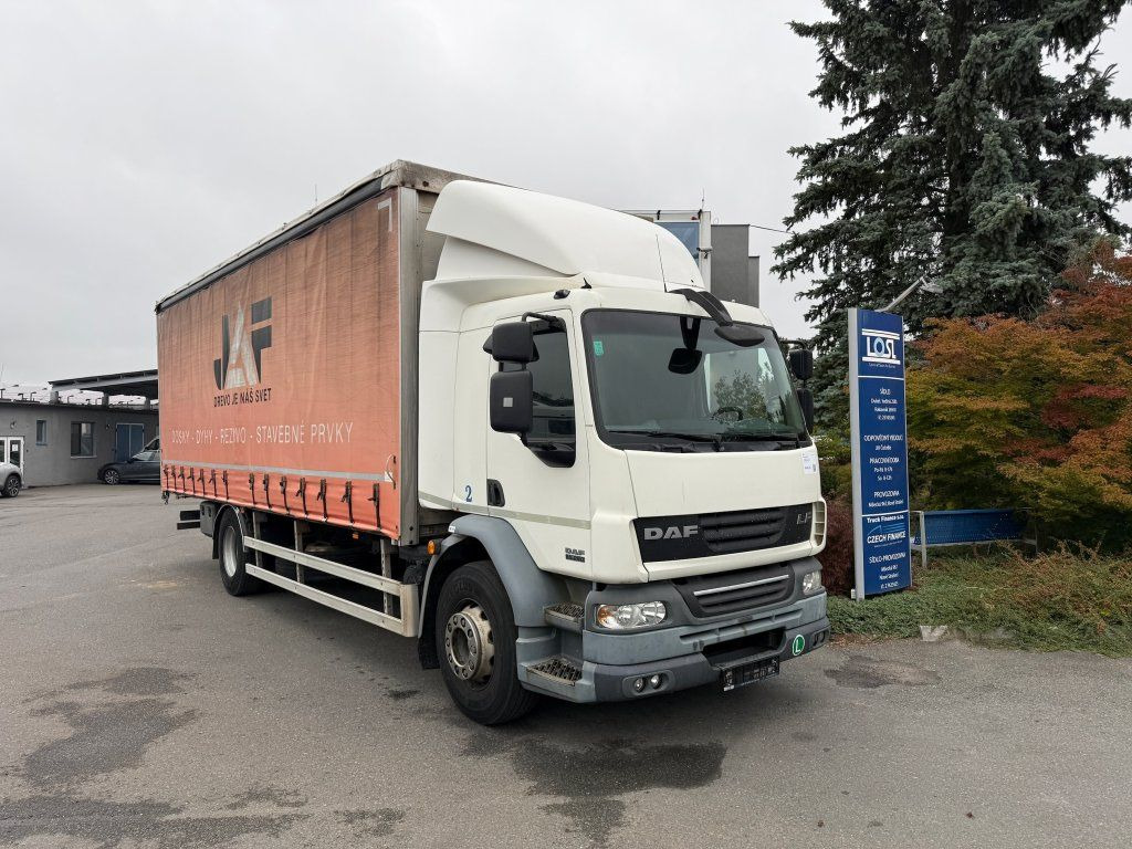 DAF LF55.250 EURO 4 - Kravas automašīna ar tentu: foto 2 DAF LF55.250 EURO 4 - Kravas automašīna ar tentu: foto 2