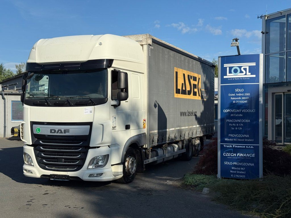 DAF XF440 EURO 6 6x2 - Kravas automašīna ar tentu: foto 1 DAF XF440 EURO 6 6x2 - Kravas automašīna ar tentu: foto 1