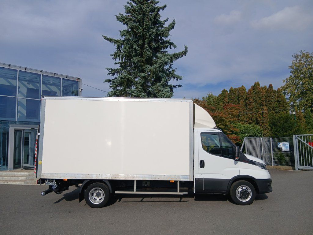 Iveco 35C16 Daily 3,0l - Furgons ar slēgtā virsbūve: foto 3 Iveco 35C16 Daily 3,0l - Furgons ar slēgtā virsbūve: foto 3