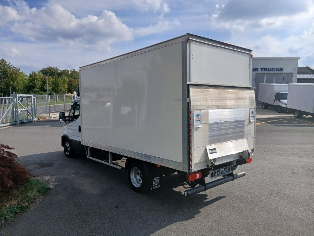 Iveco 35C16 Daily 3,0l - Furgons ar slēgtā virsbūve: foto 5 Iveco 35C16 Daily 3,0l - Furgons ar slēgtā virsbūve: foto 5