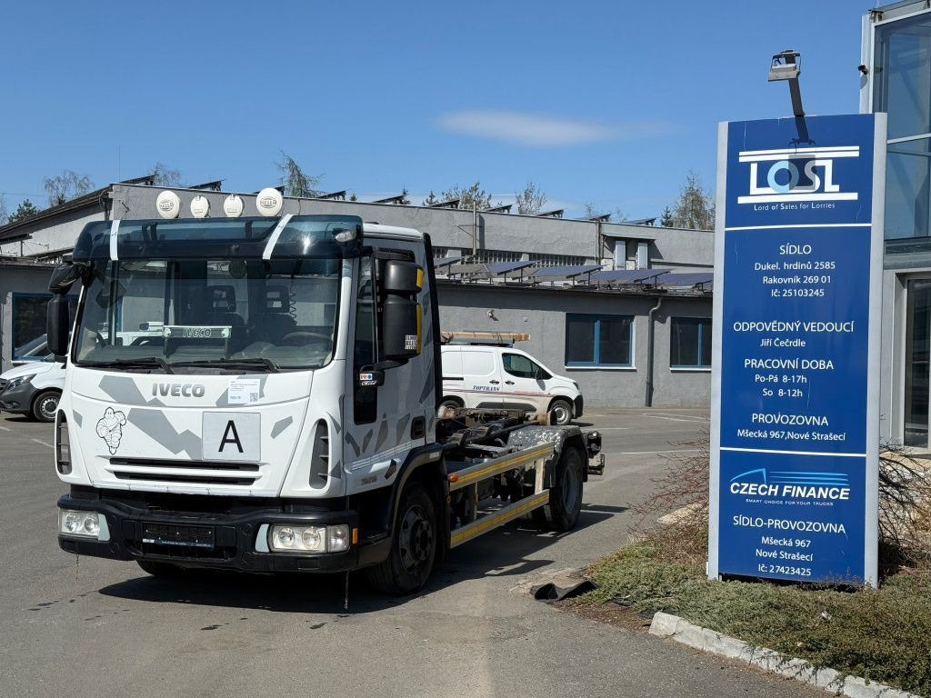 Iveco 75E18 EURO 4 - Pacēlājs ar āķi: foto 1 Iveco 75E18 EURO 4 - Pacēlājs ar āķi: foto 1