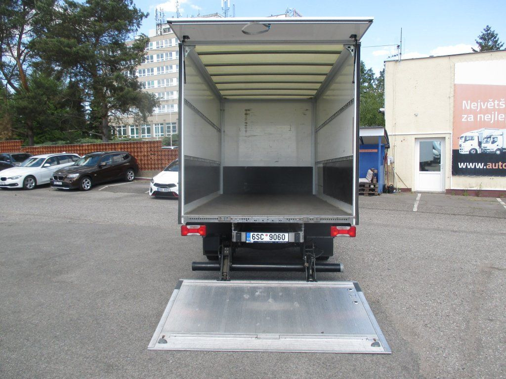 Furgons ar slēgtā virsbūve Iveco Daily 35C16: foto 7