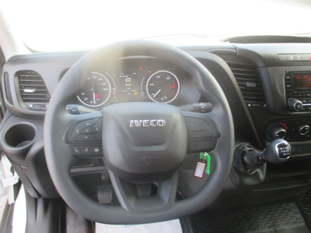 Furgons ar slēgtā virsbūve Iveco Daily 35C16: foto 16