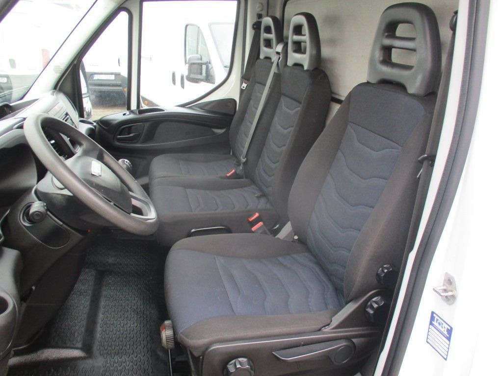 Furgons ar slēgtā virsbūve Iveco Daily 35C16: foto 14