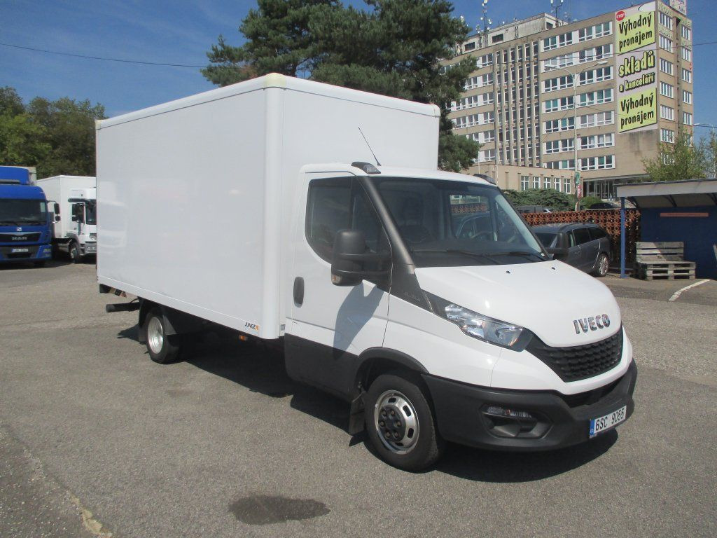 Iveco Daily 35C16 - Furgons ar slēgtā virsbūve: foto 3 Iveco Daily 35C16 - Furgons ar slēgtā virsbūve: foto 3
