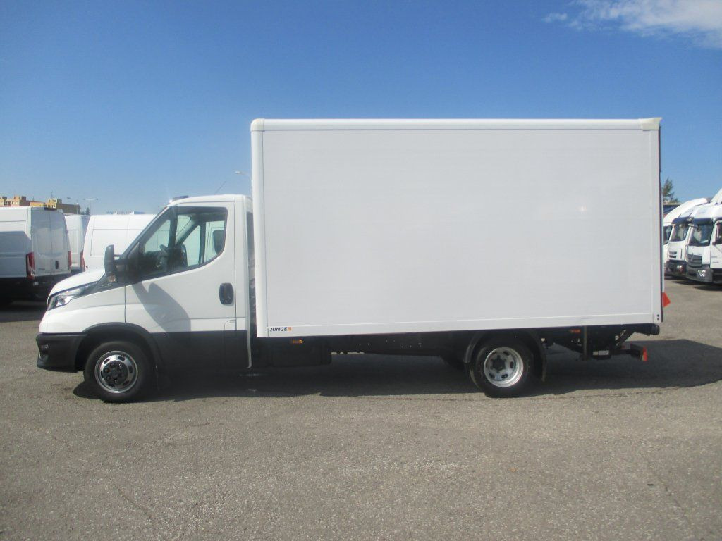 Iveco Daily 35C16 - Furgons ar slēgtā virsbūve: foto 5 Iveco Daily 35C16 - Furgons ar slēgtā virsbūve: foto 5