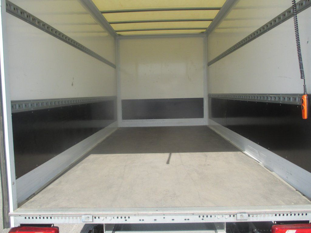 Furgons ar slēgtā virsbūve Iveco Daily 35C16: foto 9