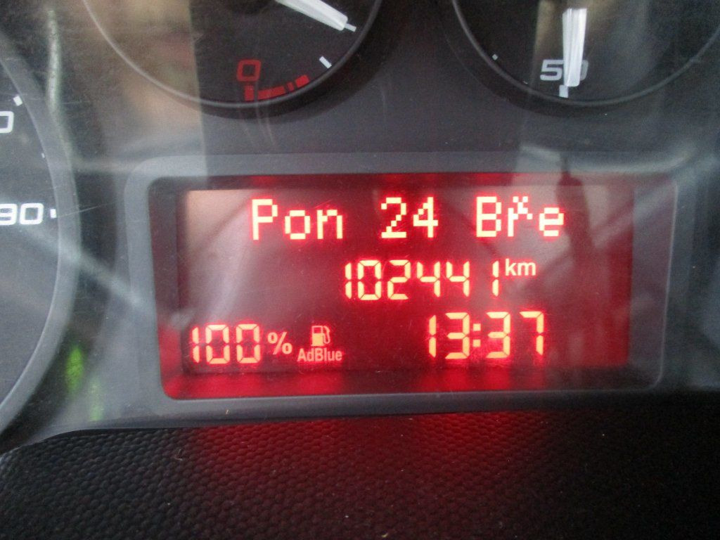 Furgons ar slēgtā virsbūve Iveco Daily 35C16: foto 16