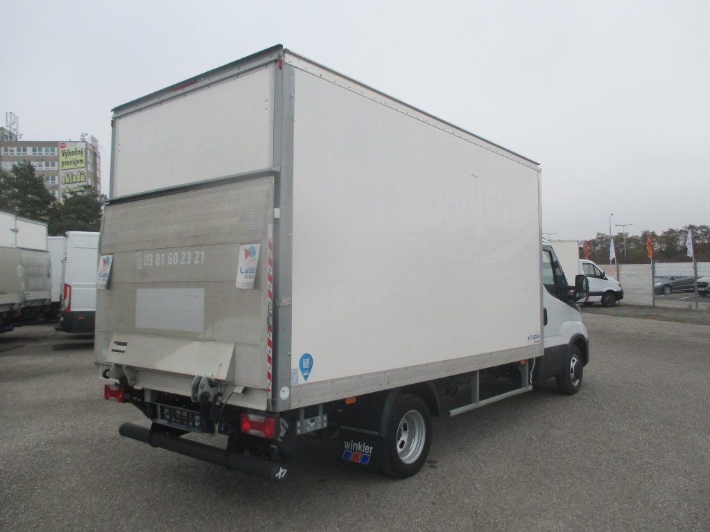 Iveco Daily 35C16 - Furgons ar slēgtā virsbūve: foto 5 Iveco Daily 35C16 - Furgons ar slēgtā virsbūve: foto 5