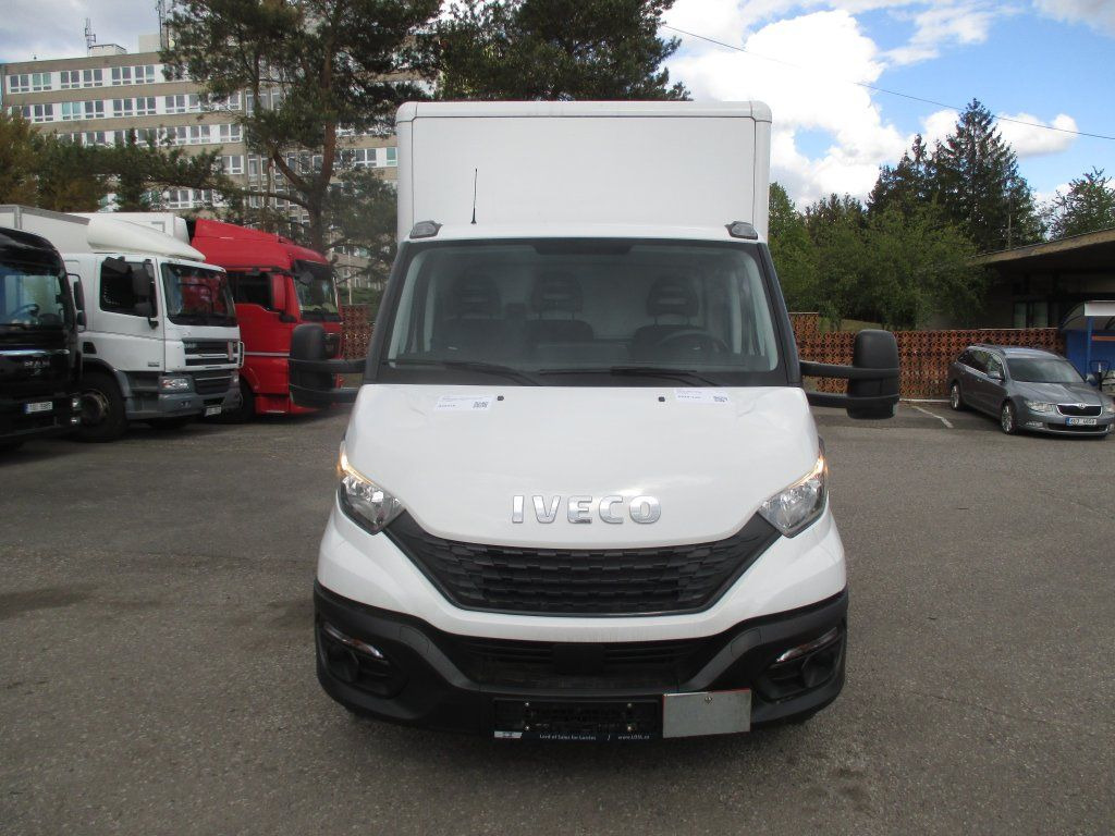 Iveco Daily 35C16 - Furgons ar slēgtā virsbūve: foto 2 Iveco Daily 35C16 - Furgons ar slēgtā virsbūve: foto 2