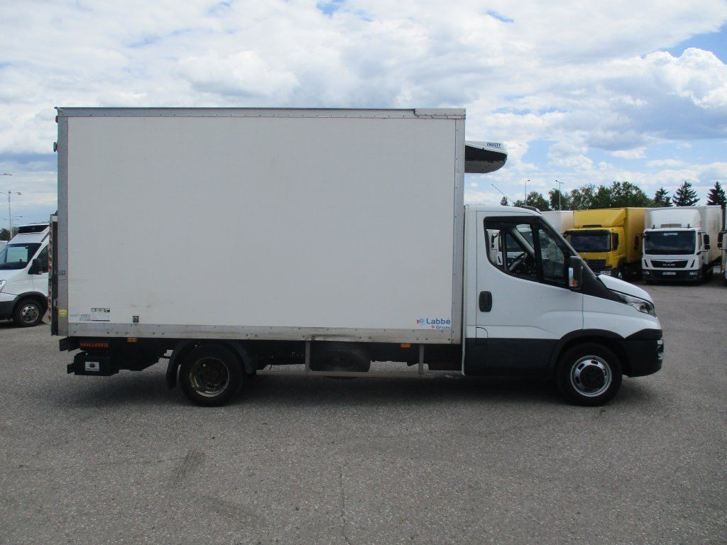 Iveco Daily 35C16 Dhollandia - Komercauto refrižerators: foto 4 Iveco Daily 35C16 Dhollandia - Komercauto refrižerators: foto 4