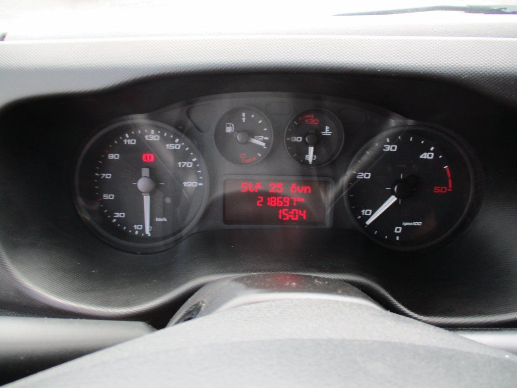 Komercauto refrižerators Iveco Daily 35C16  Dhollandia: foto 17
