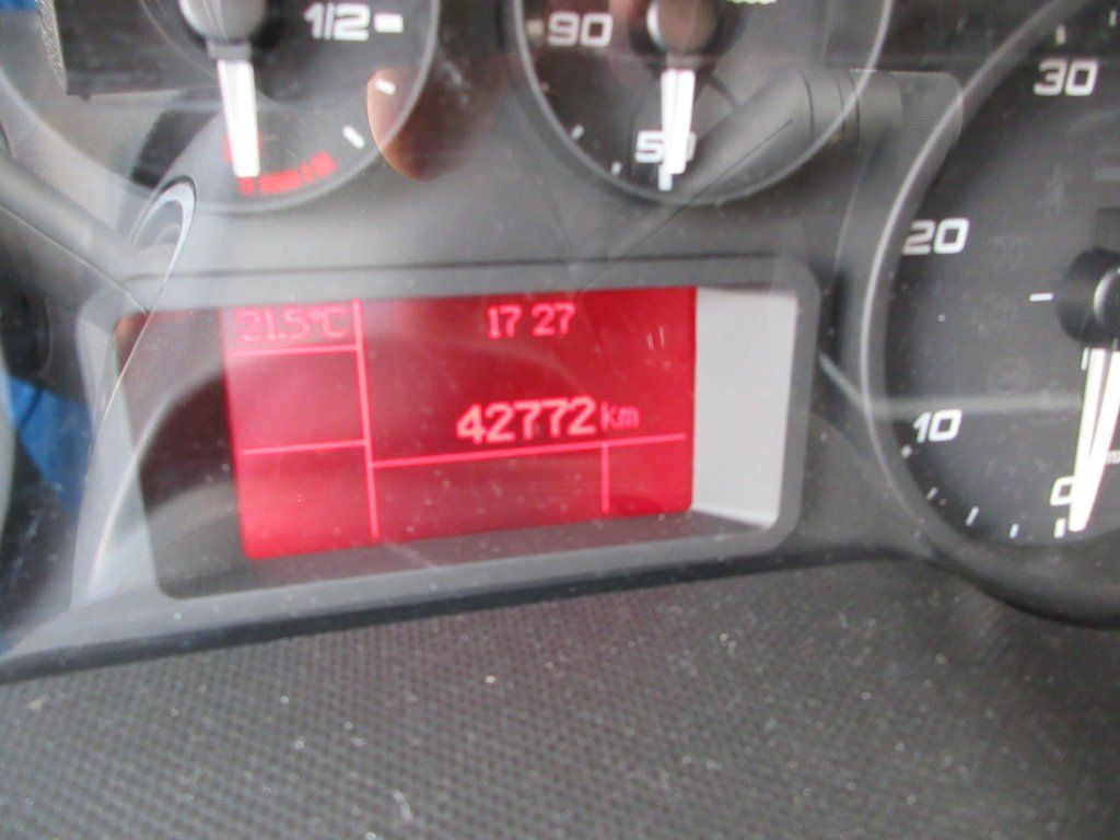 Furgons ar slēgtā virsbūve Iveco Daily 35C16 Iveco Daily 35C16: foto 13