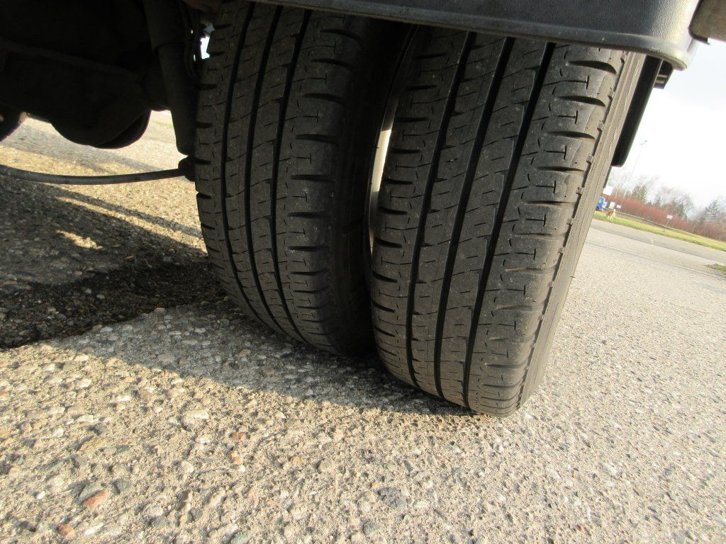 Furgons ar slēgtā virsbūve Iveco Daily 35C16 Iveco Daily 35C16: foto 7