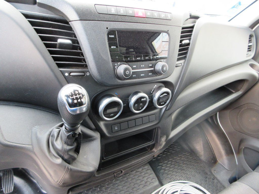 Furgons ar slēgtā virsbūve Iveco Daily 35C16 Iveco Daily 35C16: foto 12