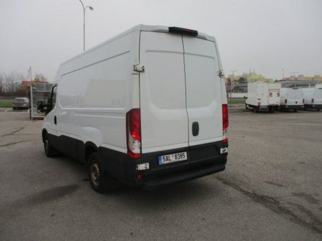 Iveco Daily 35S15V - Kravas mikroautobuss: foto 2 Iveco Daily 35S15V - Kravas mikroautobuss: foto 2