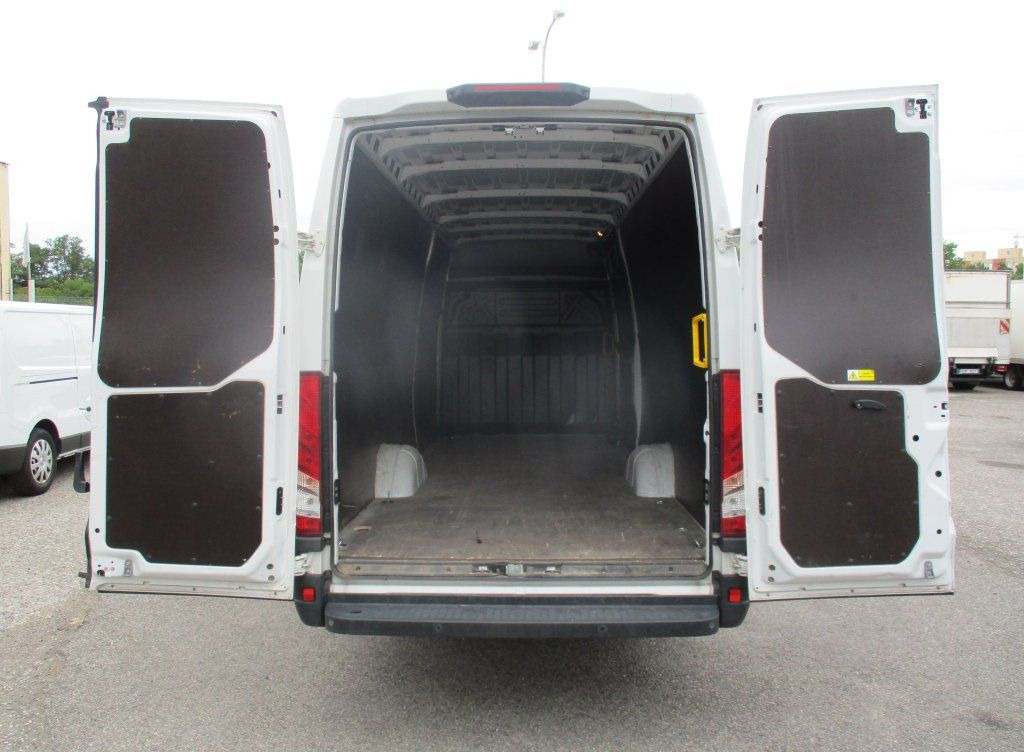 Iveco Daily 35S16 līzingu Iveco Daily 35S16: foto 8 Iveco Daily 35S16 līzingu Iveco Daily 35S16: foto 8