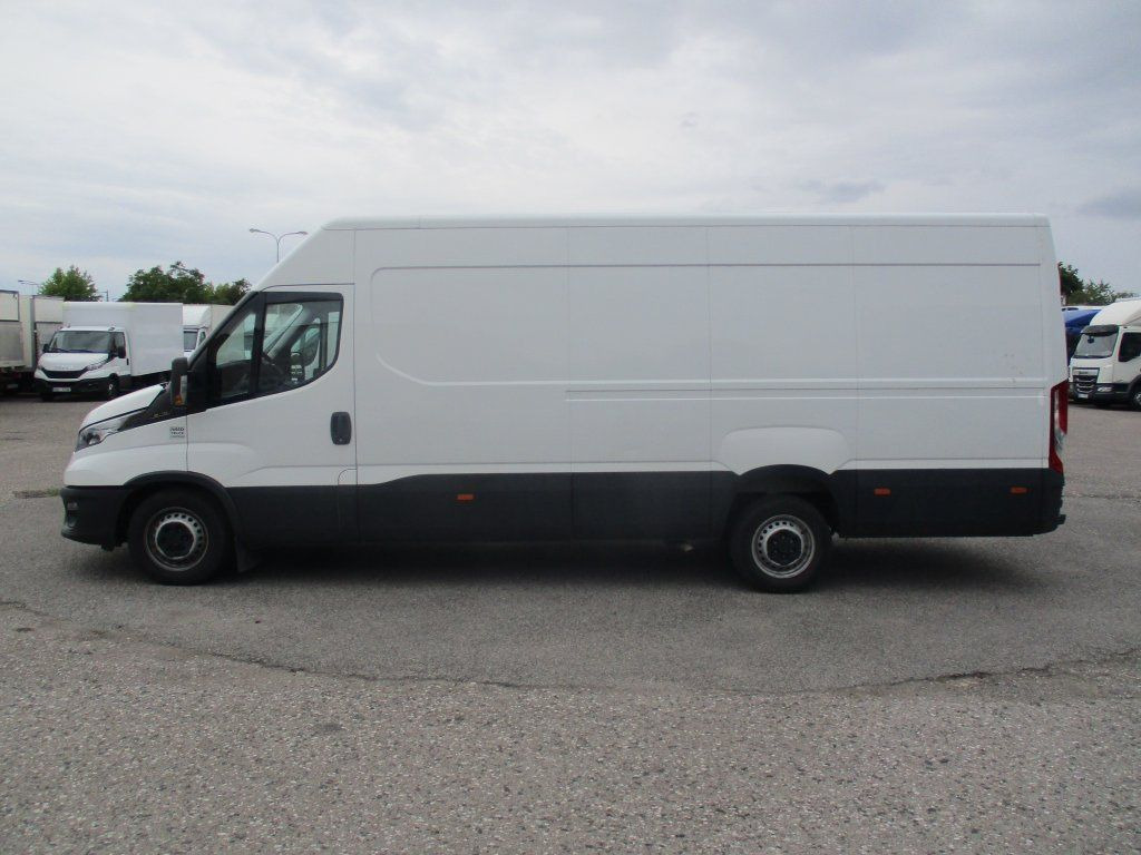 Iveco Daily 35S16 līzingu Iveco Daily 35S16: foto 12 Iveco Daily 35S16 līzingu Iveco Daily 35S16: foto 12