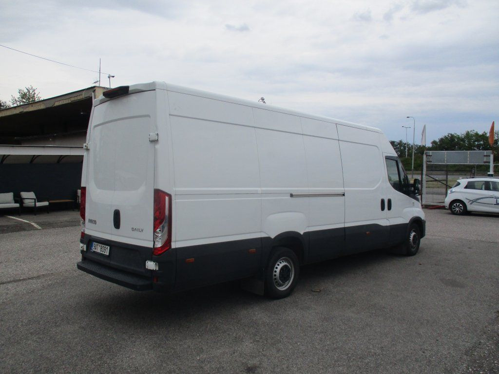 Iveco Daily 35S16 līzingu Iveco Daily 35S16: foto 6 Iveco Daily 35S16 līzingu Iveco Daily 35S16: foto 6
