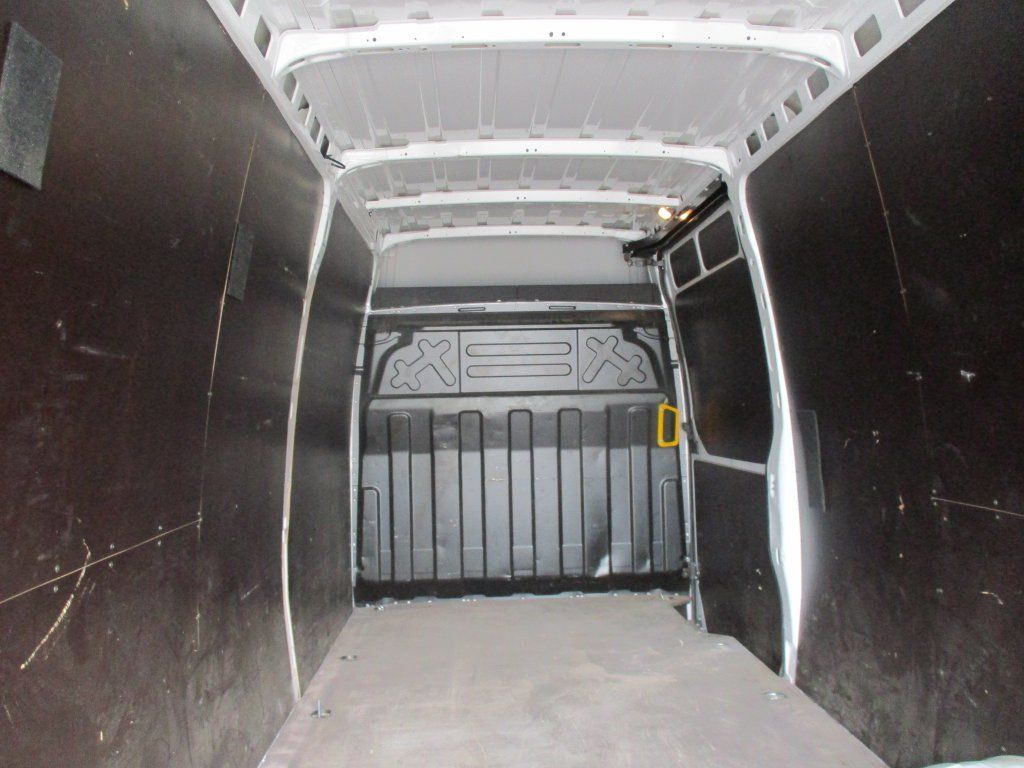 Iveco Daily 35S16 līzingu Iveco Daily 35S16: foto 10 Iveco Daily 35S16 līzingu Iveco Daily 35S16: foto 10