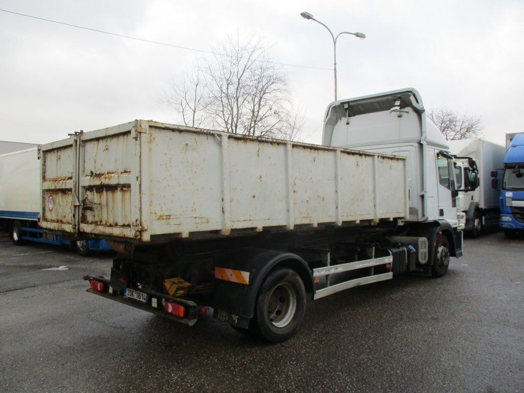 Iveco Eurocargo 140E22 - Pacēlājs ar āķi: foto 2 Iveco Eurocargo 140E22 - Pacēlājs ar āķi: foto 2