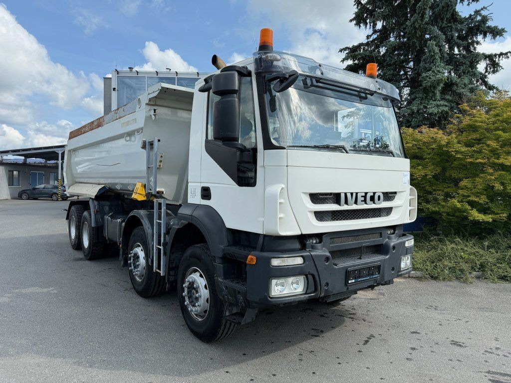 Iveco Trakker 410 S1 8x4 - Kravas automašīna pašizgāzējs: foto 2 Iveco Trakker 410 S1 8x4 - Kravas automašīna pašizgāzējs: foto 2