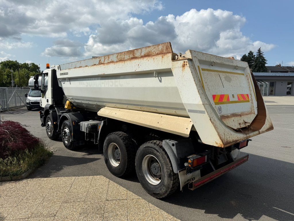 Iveco Trakker 410 S1 8x4 - Kravas automašīna pašizgāzējs: foto 4 Iveco Trakker 410 S1 8x4 - Kravas automašīna pašizgāzējs: foto 4